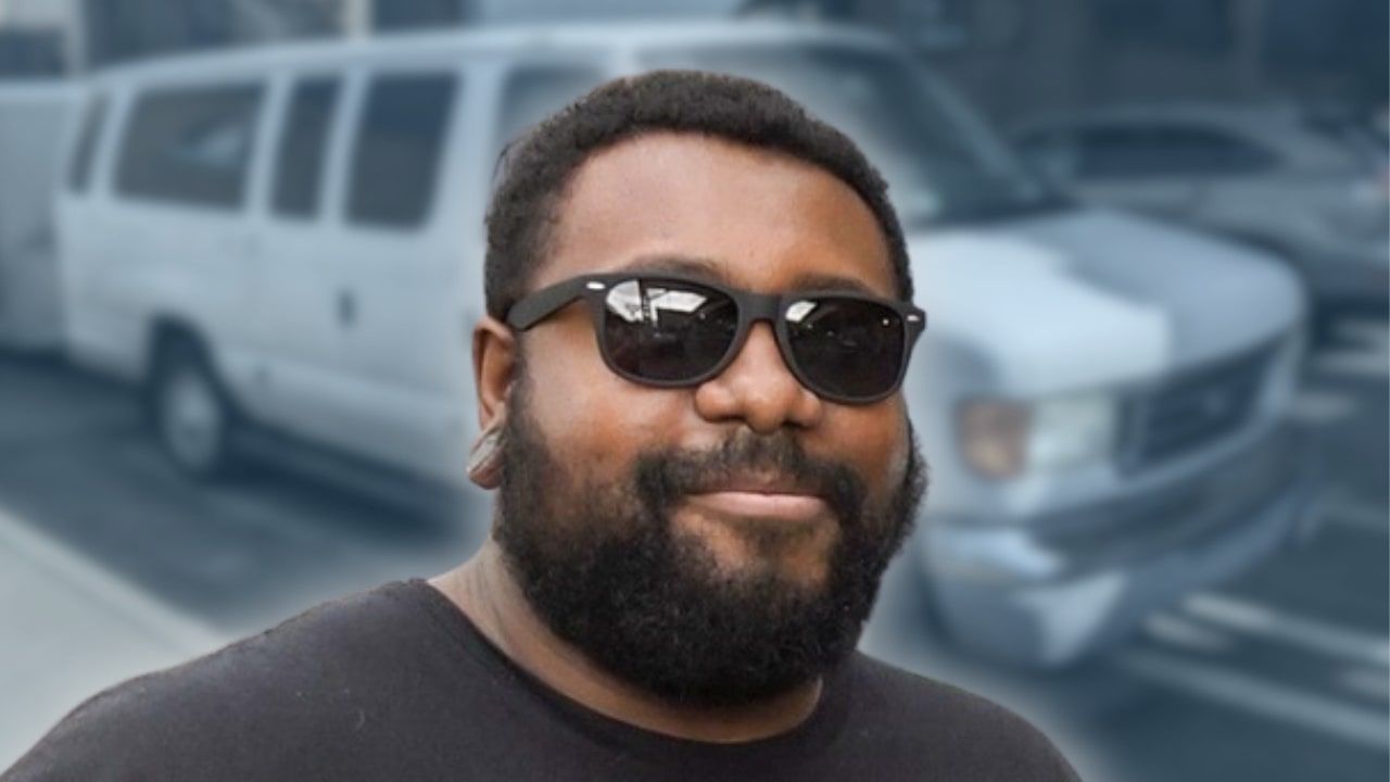 Action/Adventure BUS INVADERS Ep. 1804 [VIDEO]