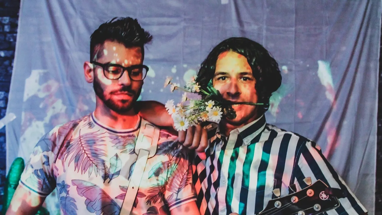 Cry Babi - CRAZY TOUR STORIES