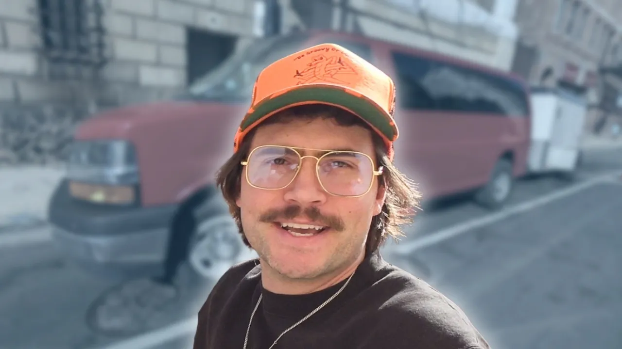 Arts Fishing Club - BUS INVADERS Ep. 2142 [VIDEO]