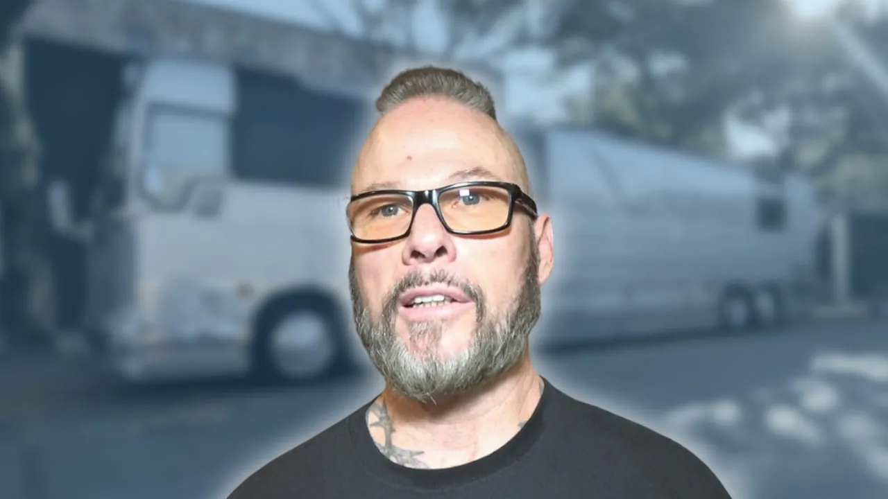 Dark Angel - BUS INVADERS Ep. 2146 [VIDEO]