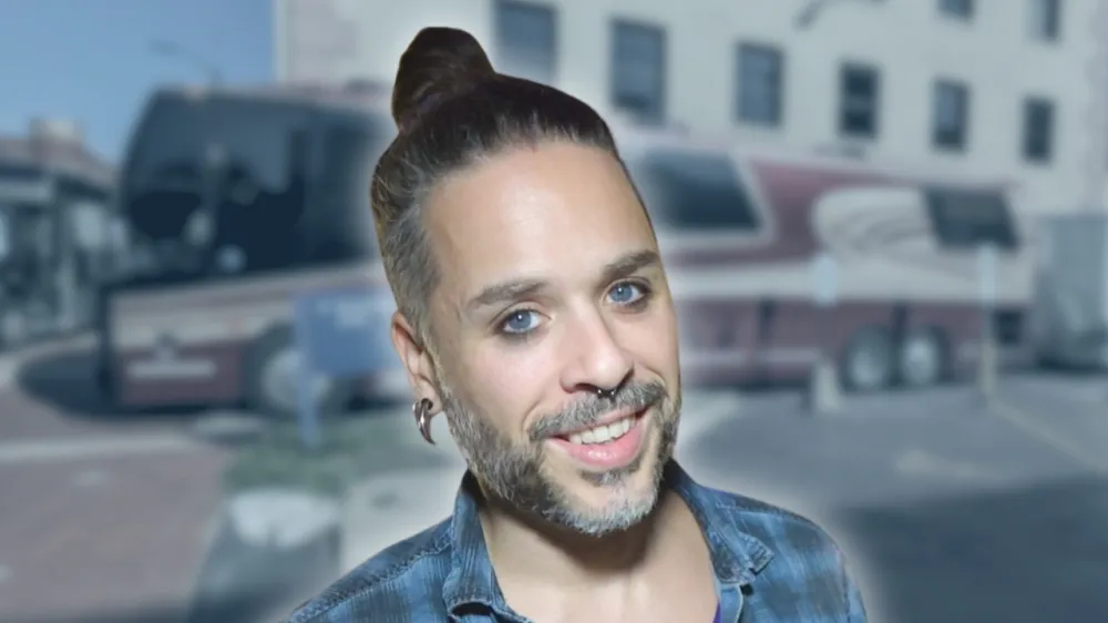 Rhapsody of Fire - BUS INVADERS Ep. 2140 [VIDEO]