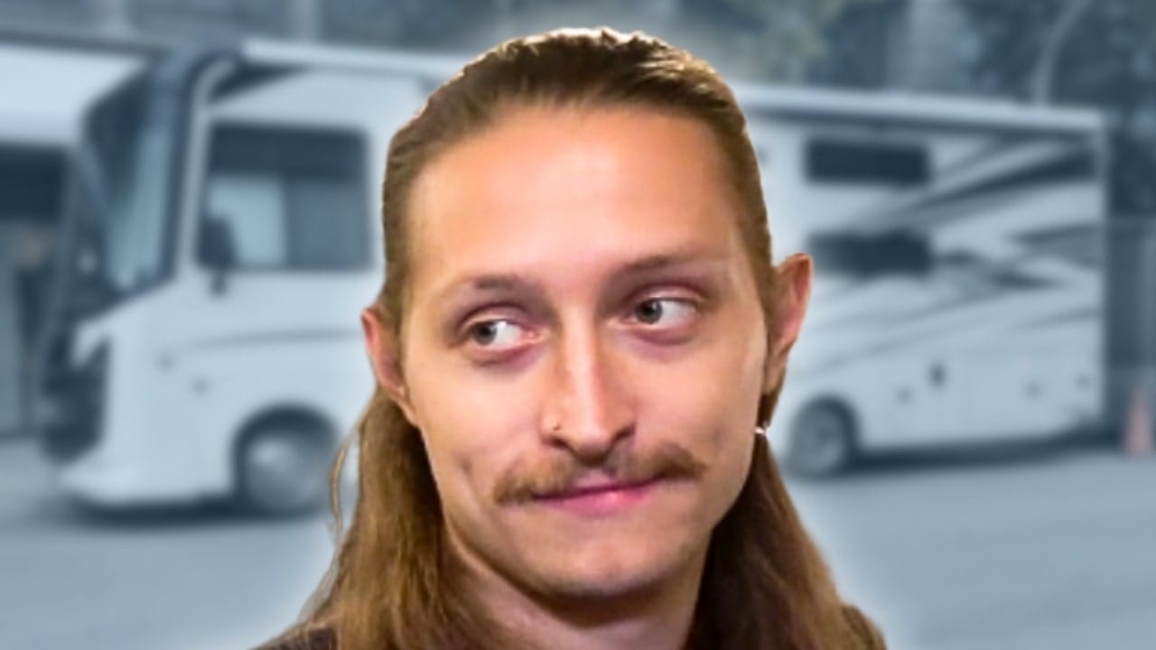 The Home Team - BUS INVADERS Ep. 1858 [VIDEO]