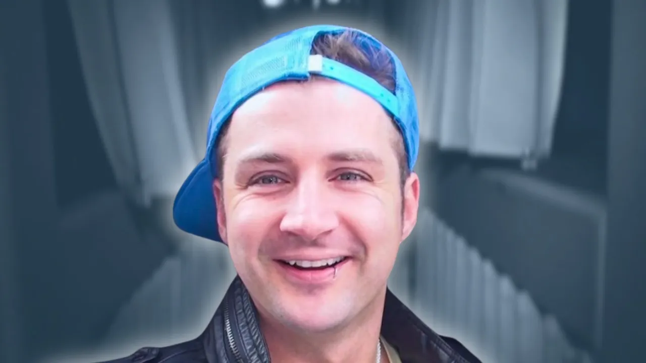 Secondhand Serenade - BUS INVADERS (Revisited) Ep. 247 [VIDEO]