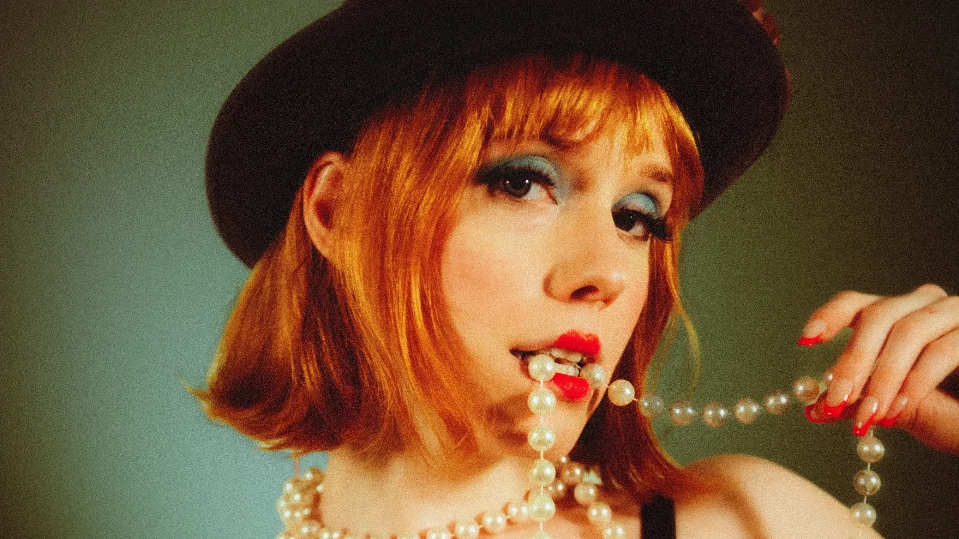 Madelline - CRAZY TOUR STORIES