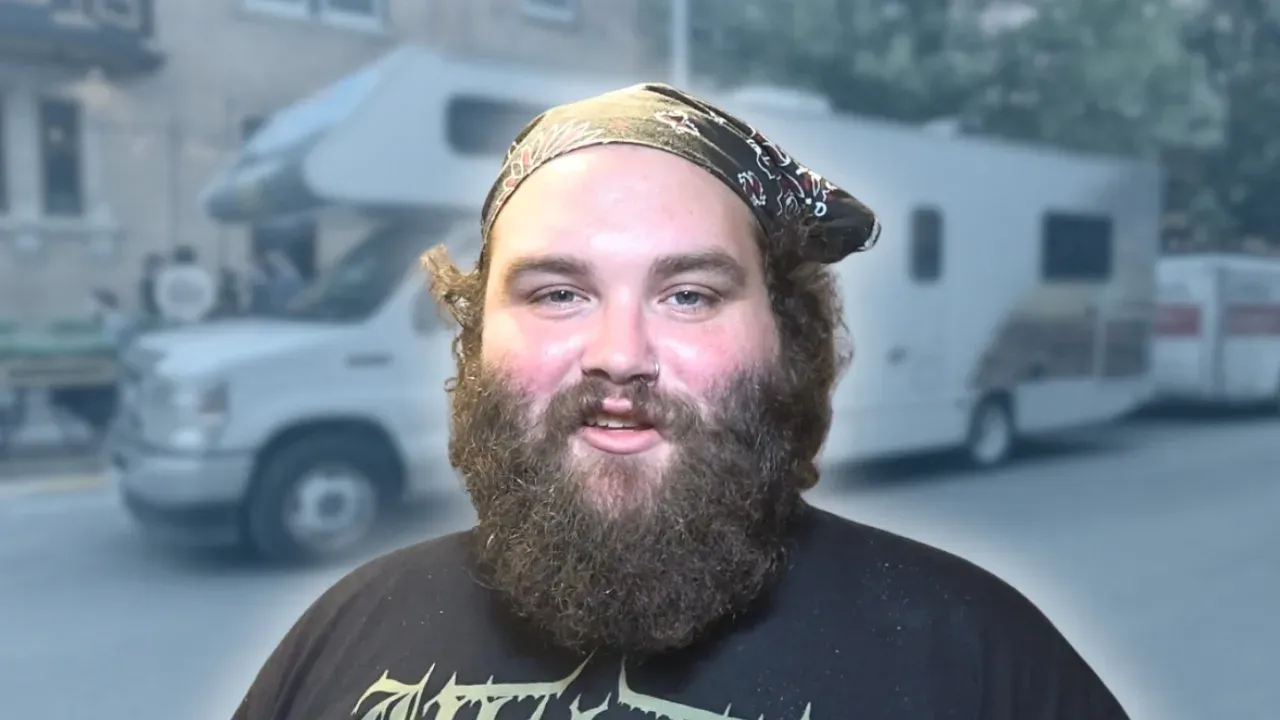 200 Stab Wounds - BUS INVADERS Ep. 2116 [VIDEO]