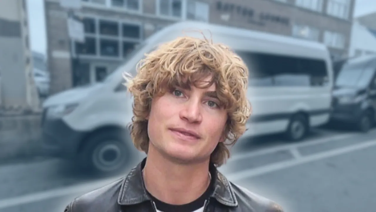 Sun Room - BUS INVADERS Ep. 2145 [VIDEO]