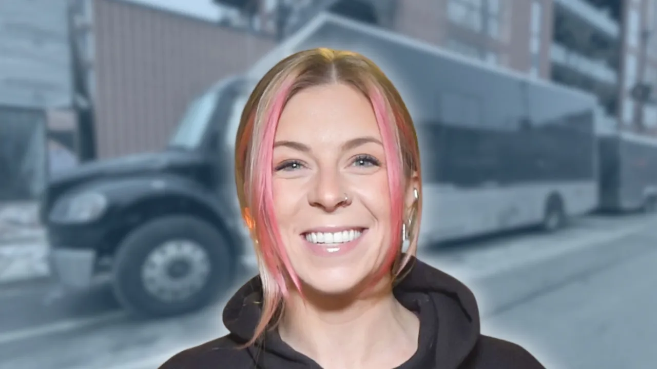 Taylor Acorn - BUS INVADERS Ep. 2170 [VIDEO]