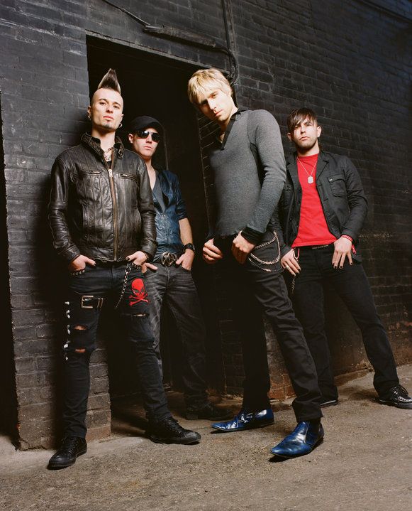 My Darkest Days – TOUR TIPS