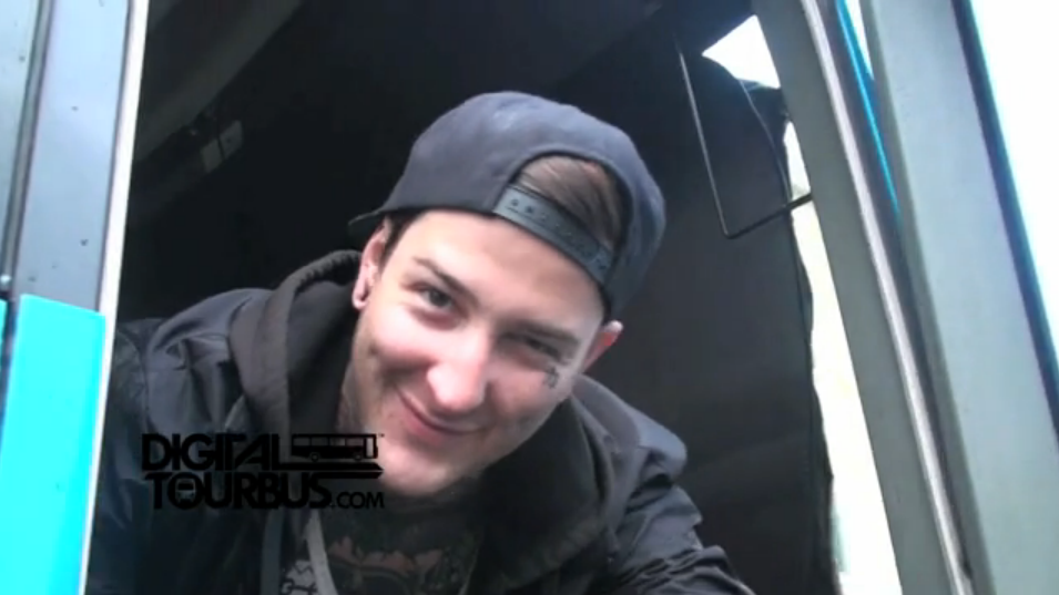 Suicide Silence – BUS INVADERS Ep. 357