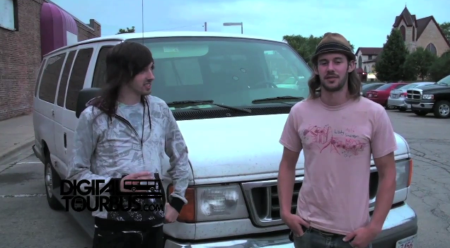 Closure In Moscow – BUS INVADERS Ep. 68