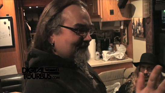 Korpiklaani – BUS INVADERS Ep. 380