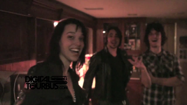 Halestorm – BUS INVADERS Ep. 293