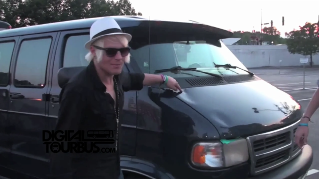 Rocky Loves Emily – BUS INVADERS Ep. 215
