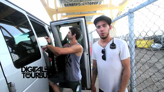 Shut Up And Deal – BUS INVADERS Ep. 275 (Warped Edition)