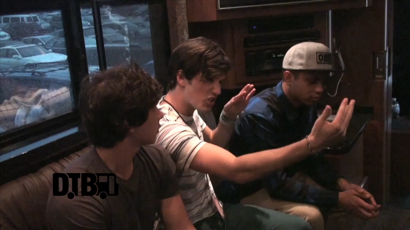 Allstar Weekend – CRAZY TOUR STORIES [VIDEO]