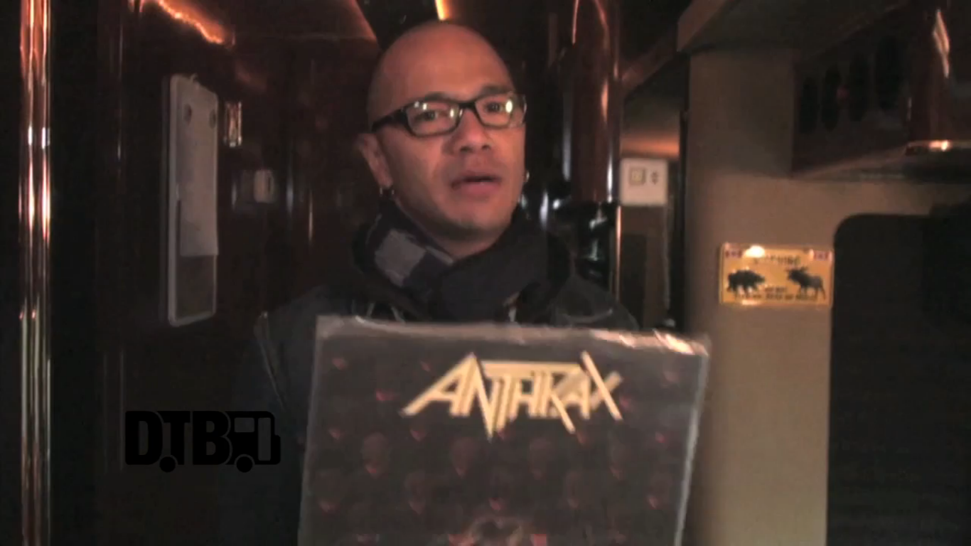 Danko Jones – BUS INVADERS Ep. 426 [VIDEO]