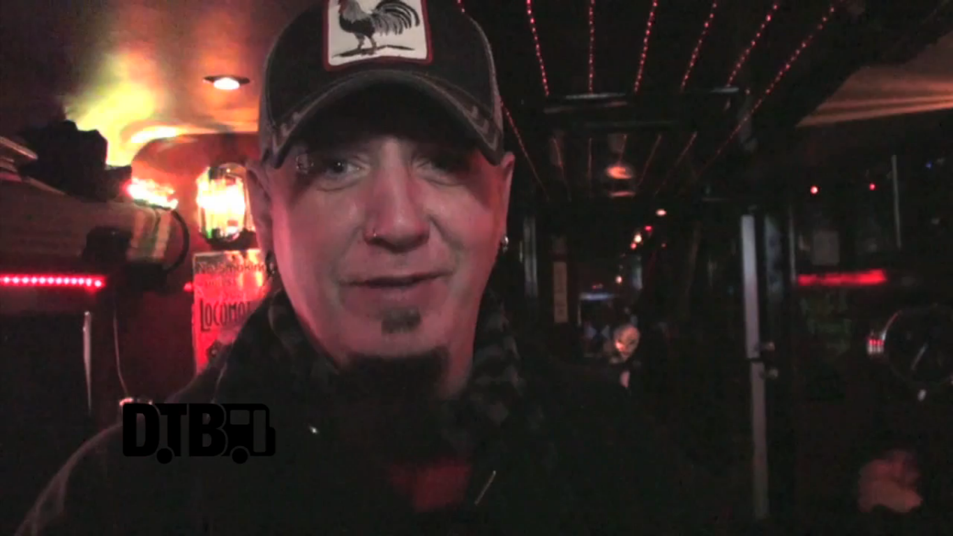 Hellyeah – BUS INVADERS Ep. 460 [VIDEO]