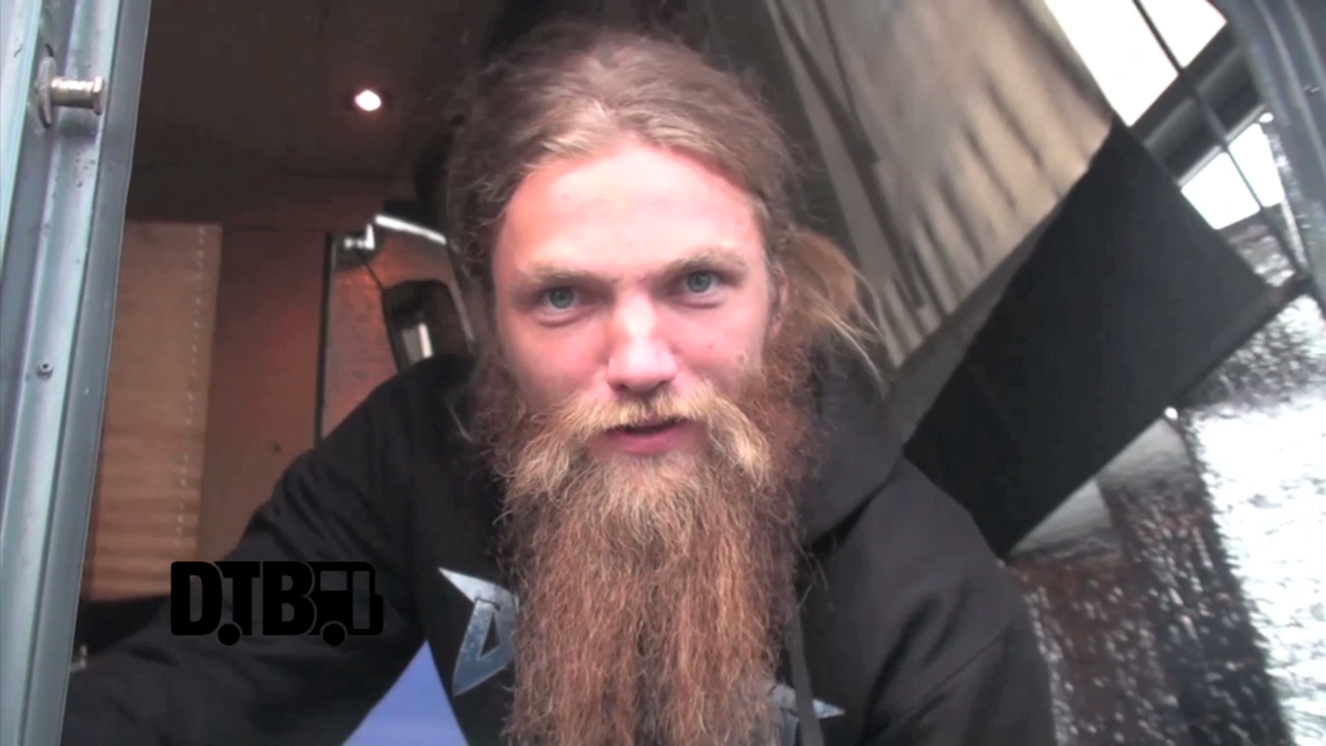 Battlecross – BUS INVADERS Ep. 515 [VIDEO]