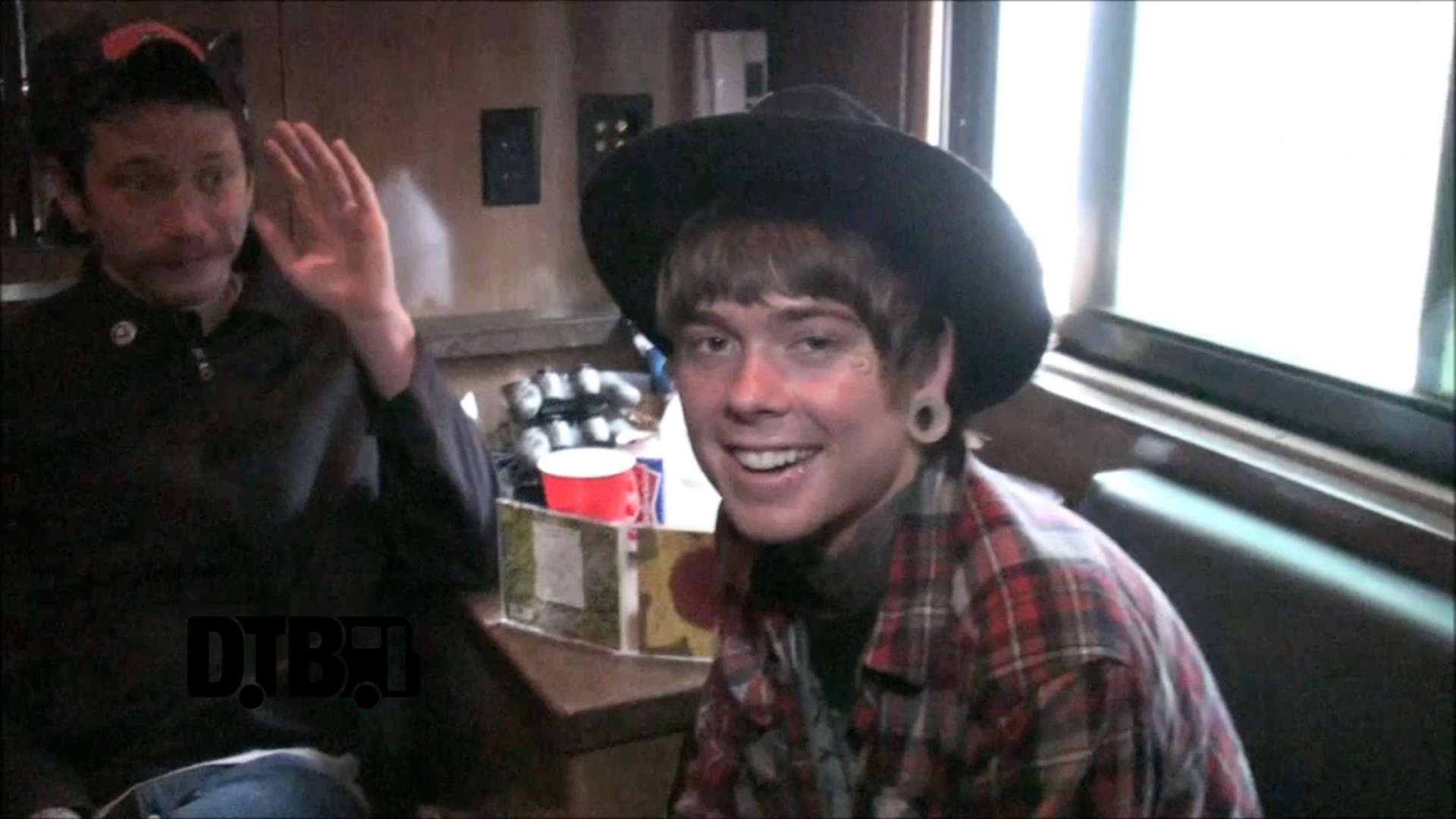 Never Shout Never – TOUR TIPS [VIDEO]