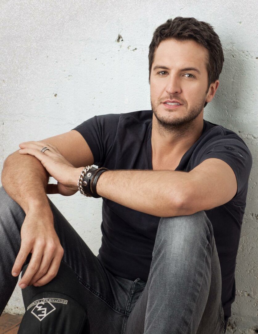 Luke Bryan Announces “Kick The Dust Up Tour”