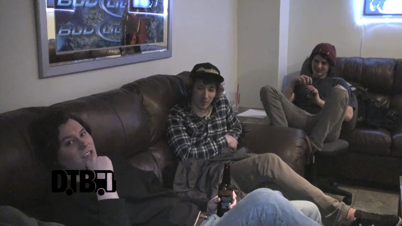 The Front Bottoms – CRAZY TOUR STORIES [VIDEO]