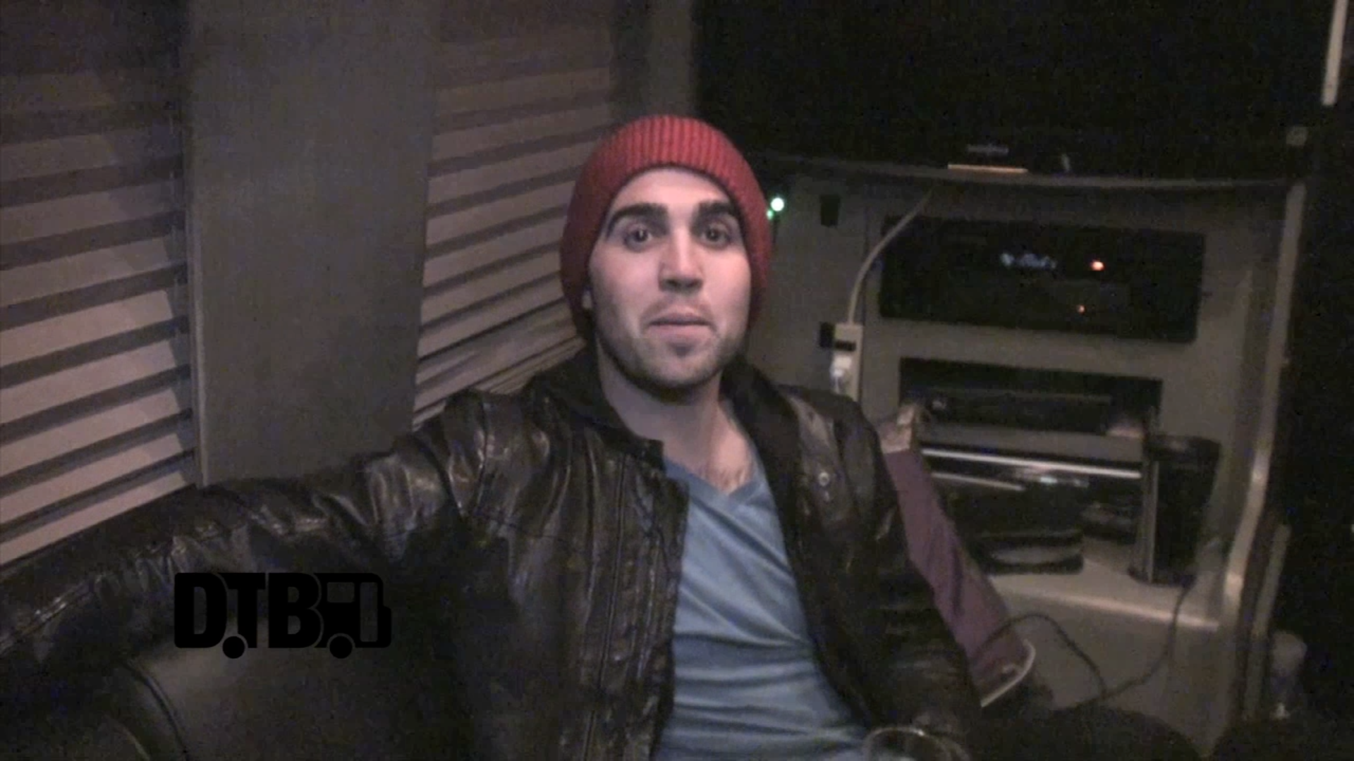 Kelley James – CRAZY TOUR STORIES [VIDEO]