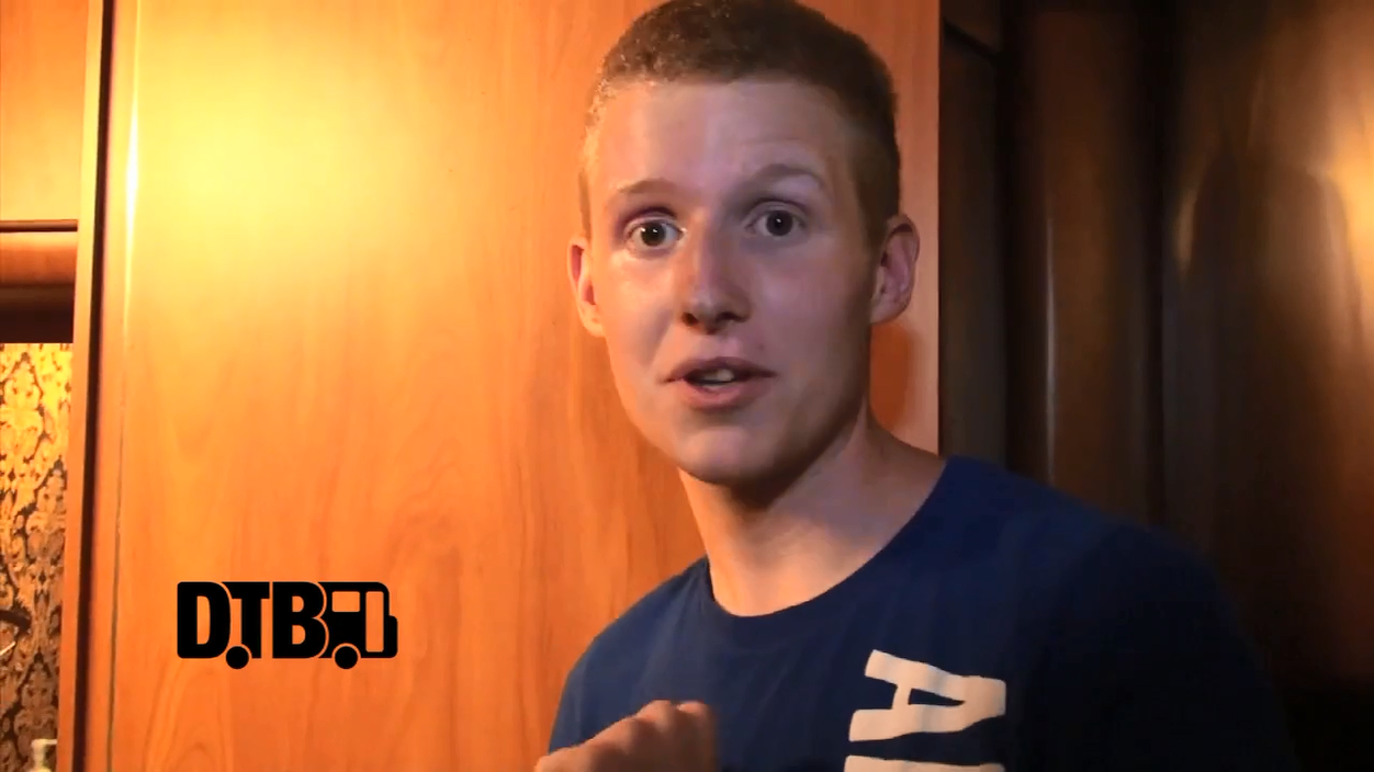 BryanStars (feat. Johnnie Guilbert & Kate Witcher) – BUS INVADERS Ep. 662