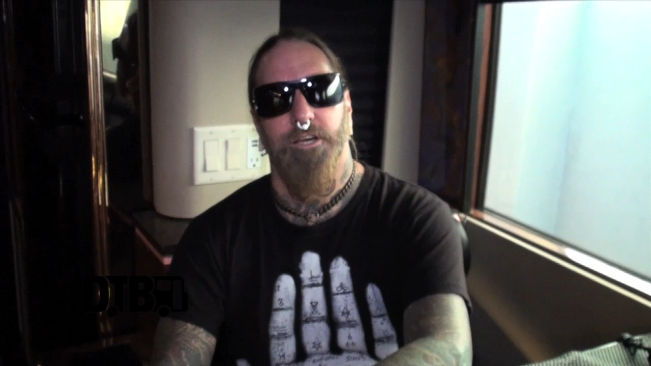 DevilDriver / Dez Fafara – TOUR TIPS [VIDEO]