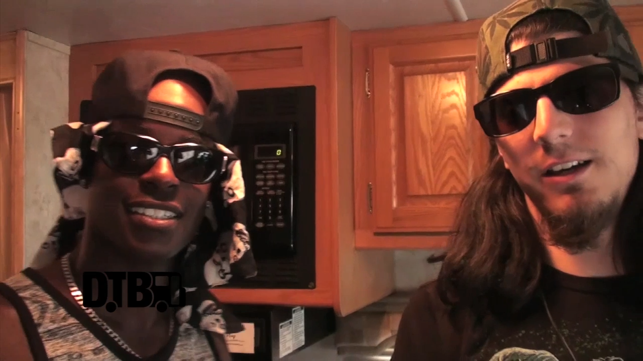 Scare Don’t Fear – BUS INVADERS Ep. 667 [VIDEO]