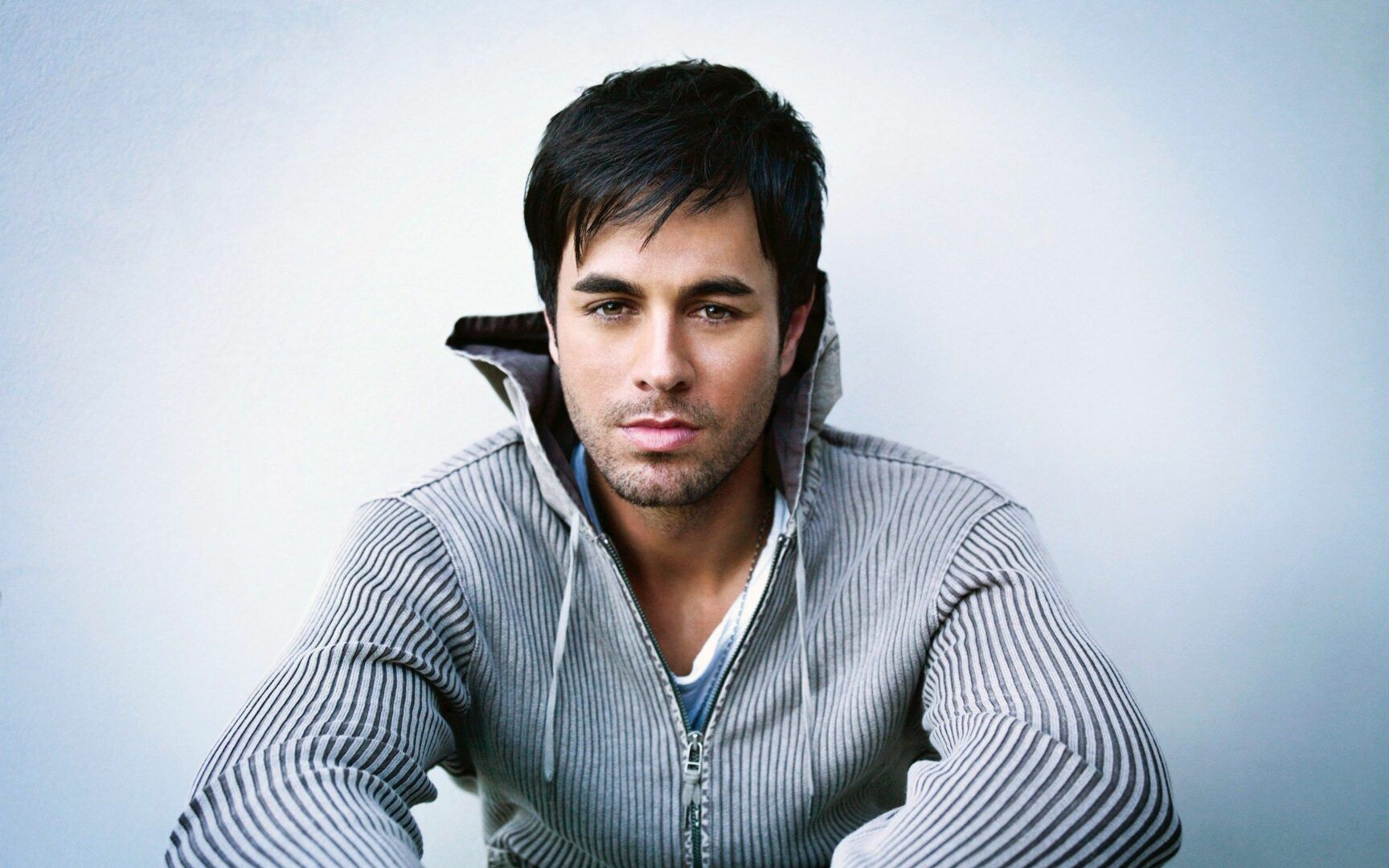 Enrique Iglesias Announces International Tour Dates