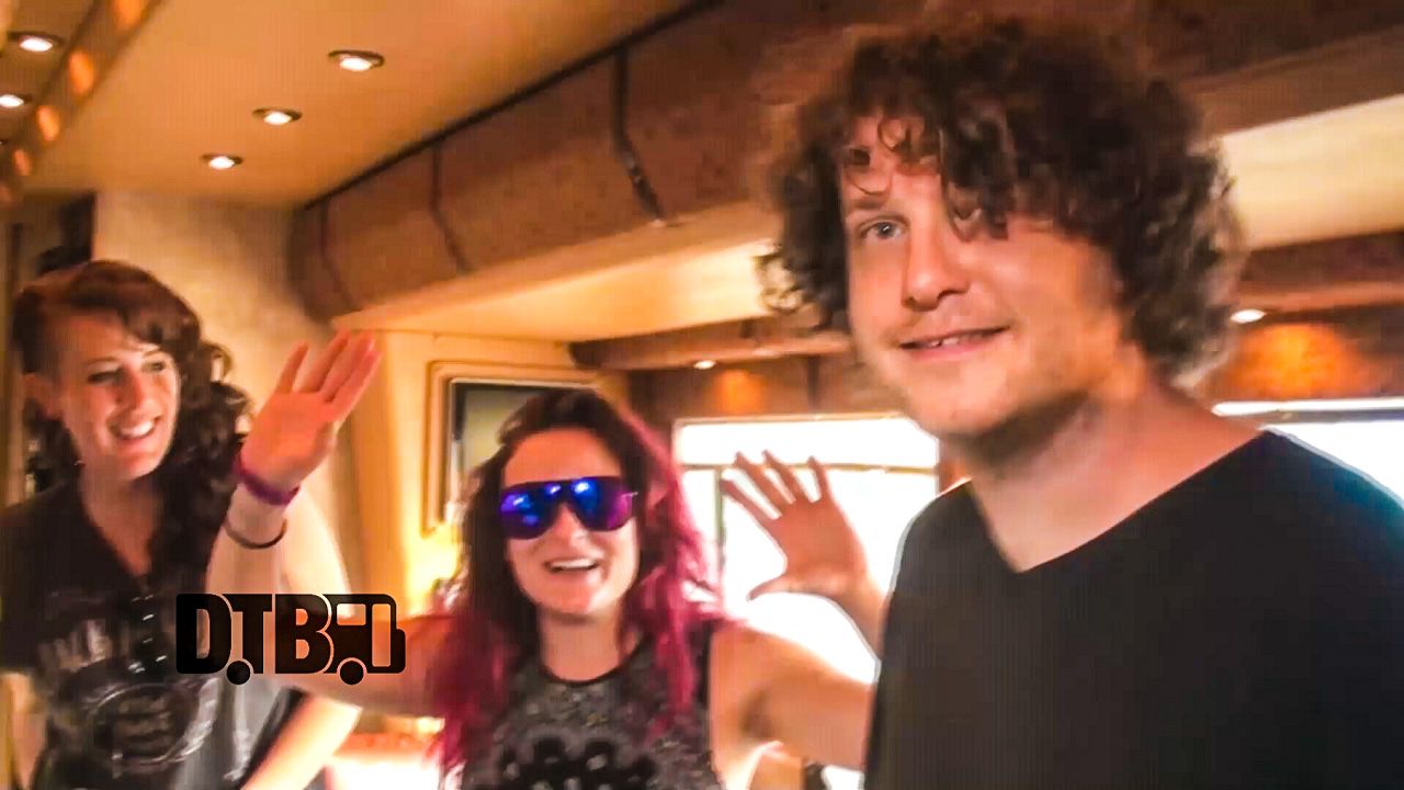 Australian Pink Floyd – BUS INVADERS Ep. 891 [VIDEO]