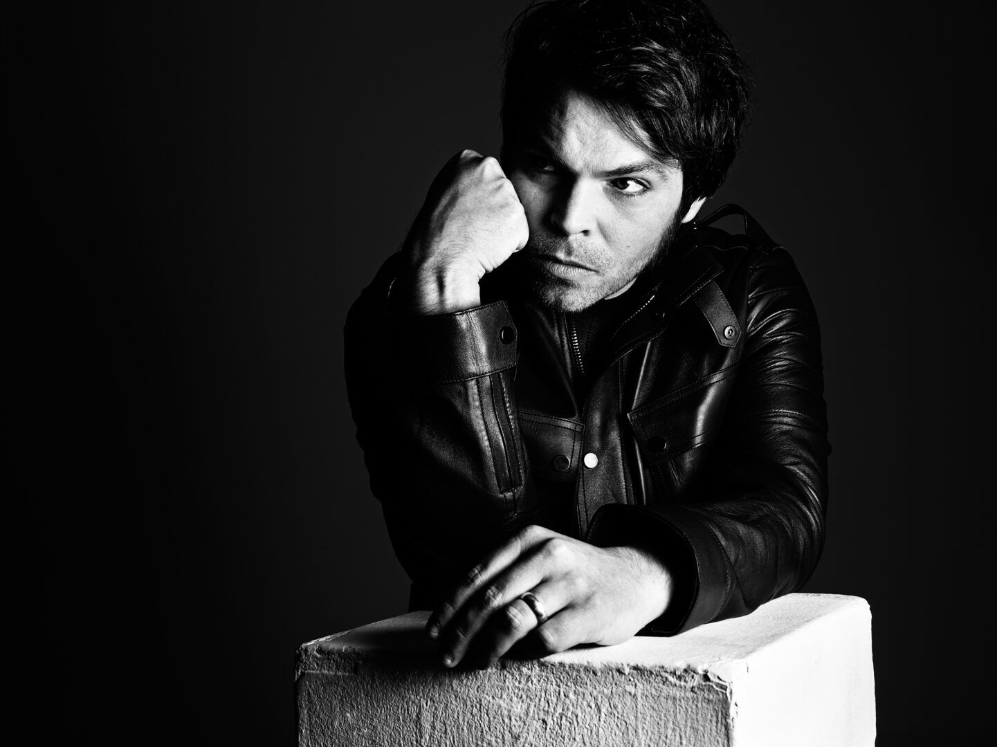 Gaz Coombes Announces Spring North American Tour