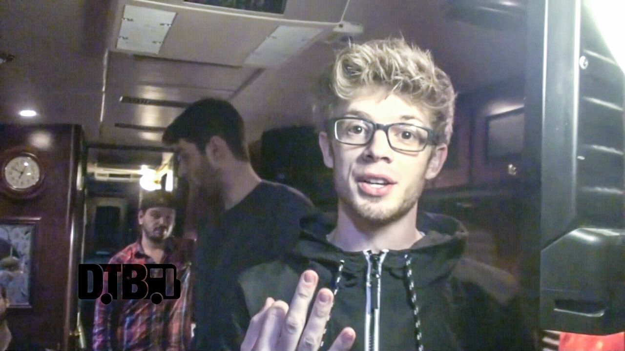 Paradise Fears – BUS INVADERS Ep. 939 [VIDEO]