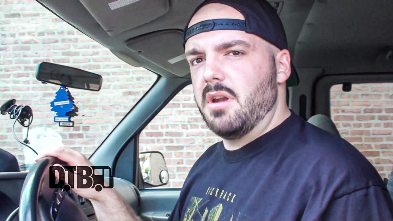 Expire – BUS INVADERS Ep. 952 [VIDEO]