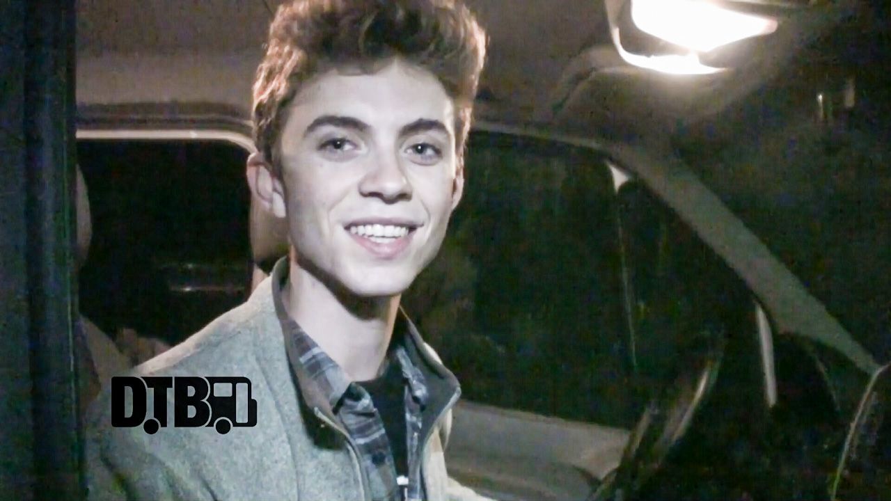 Matt Jaffe & The Distractions – BUS INVADERS Ep. 964 [VIDEO]