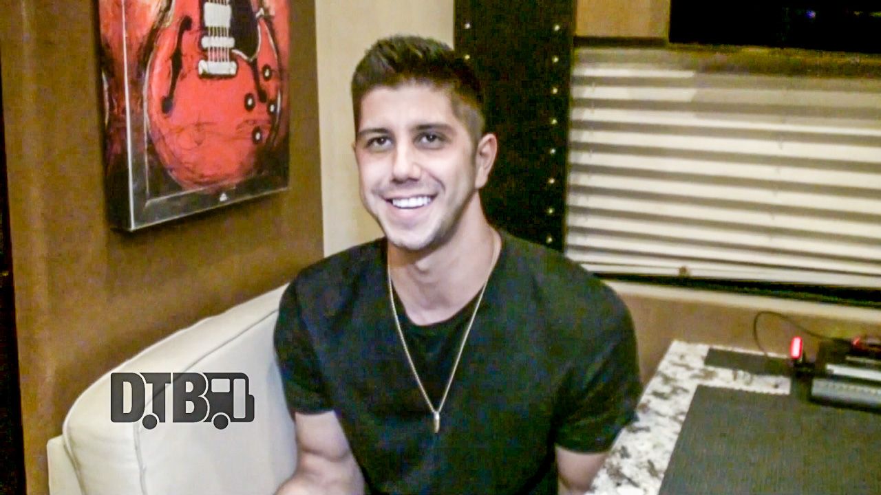 SoMo – CRAZY TOUR STORIES Ep. 392 [VIDEO]