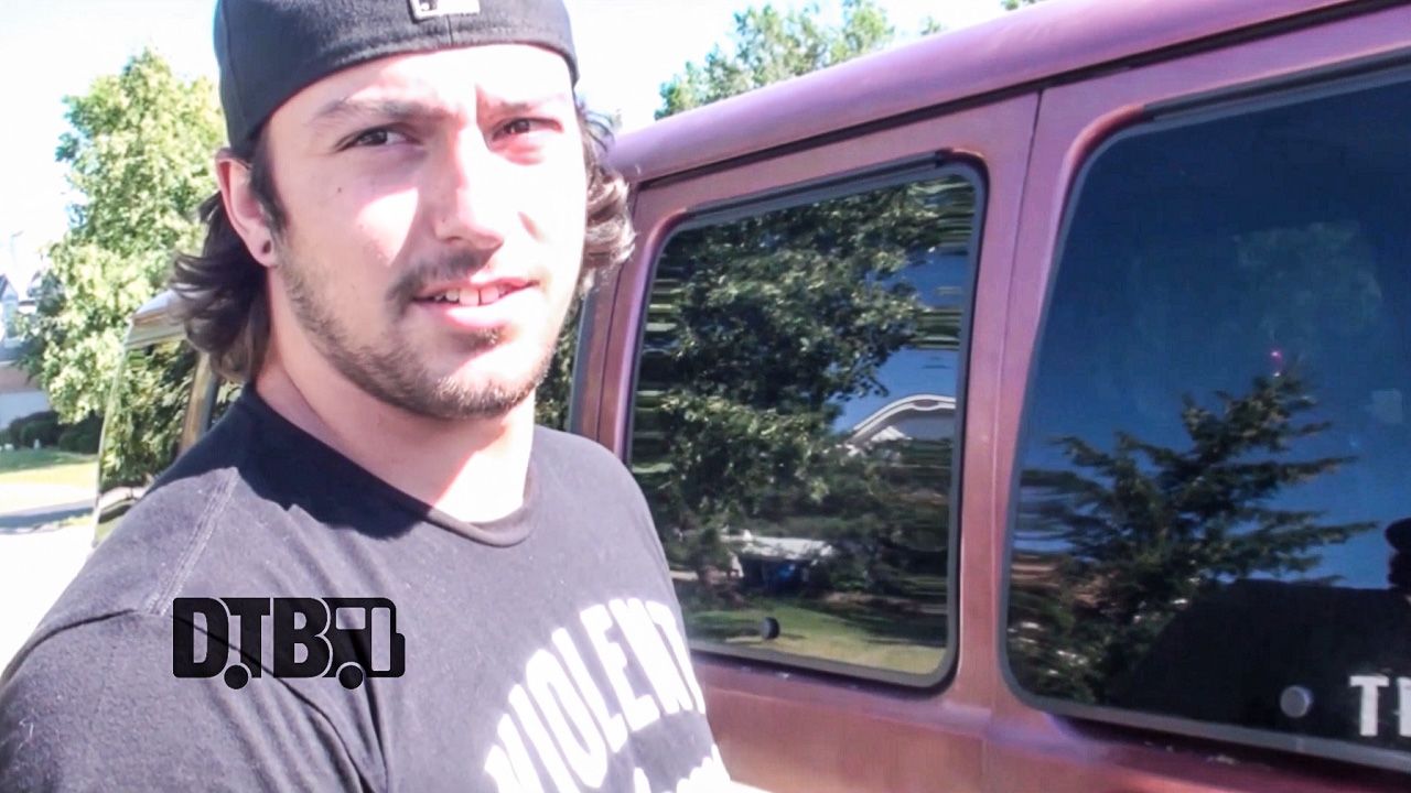 Those Dirty Thieves – BUS INVADERS Ep. 977 [VIDEO]