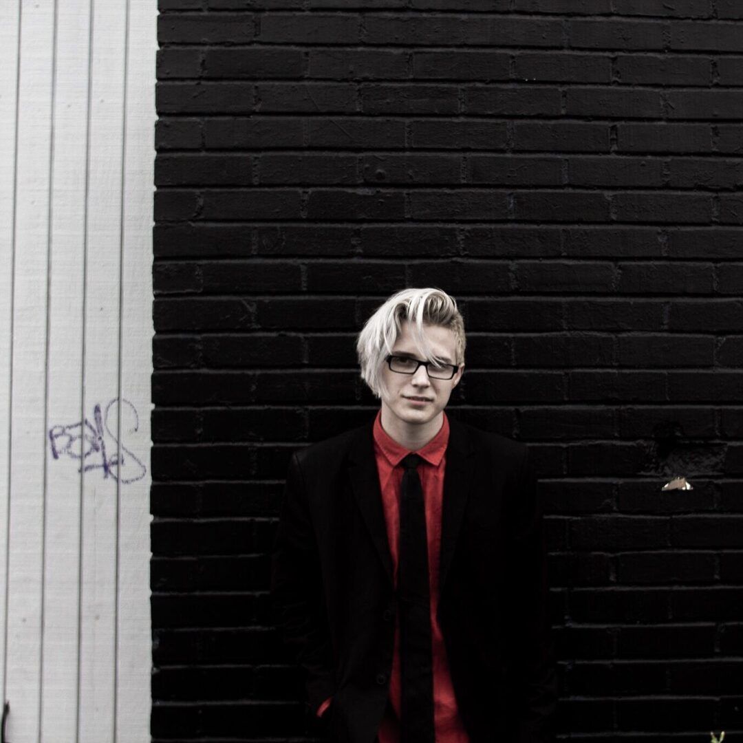 Call Me Karizma – CRAZY TOUR STORIES