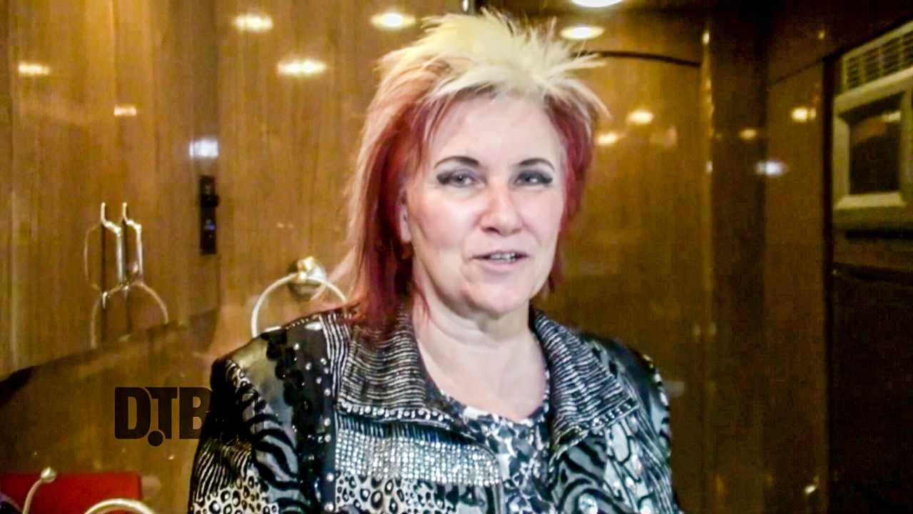 Jennifer Batten – CRAZY TOUR STORIES Ep. 435 [VIDEO]