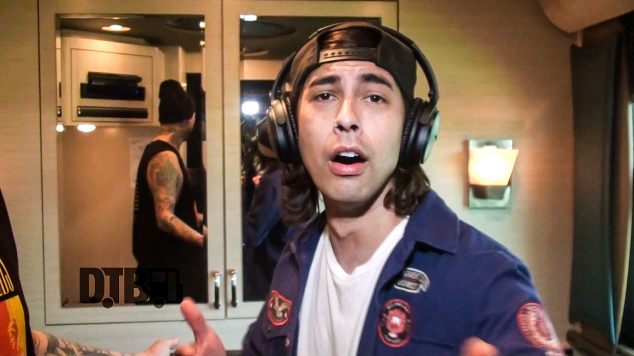 Pierce The Veil – BUS INVADERS Ep. 1060 [VIDEO]