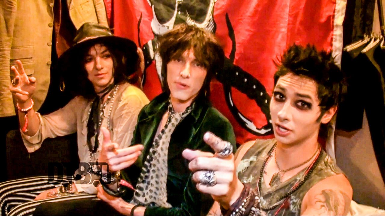 Palaye Royale – DREAM TOUR Ep. 450 [VIDEO]