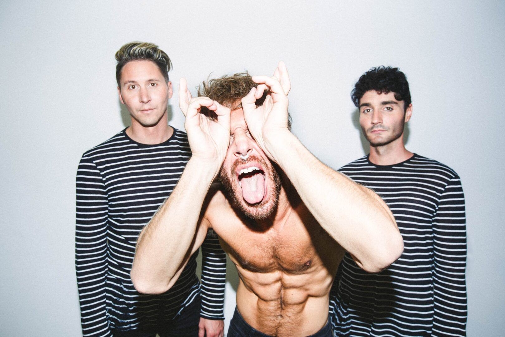 Smallpools – CRAZY TOUR STORIES