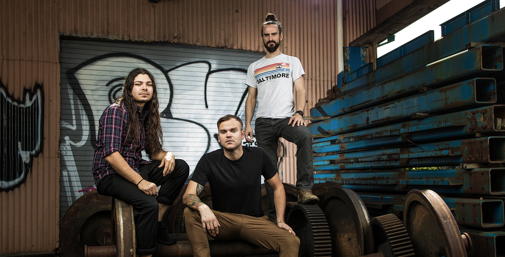 Megosh – CRAZY TOUR STORIES