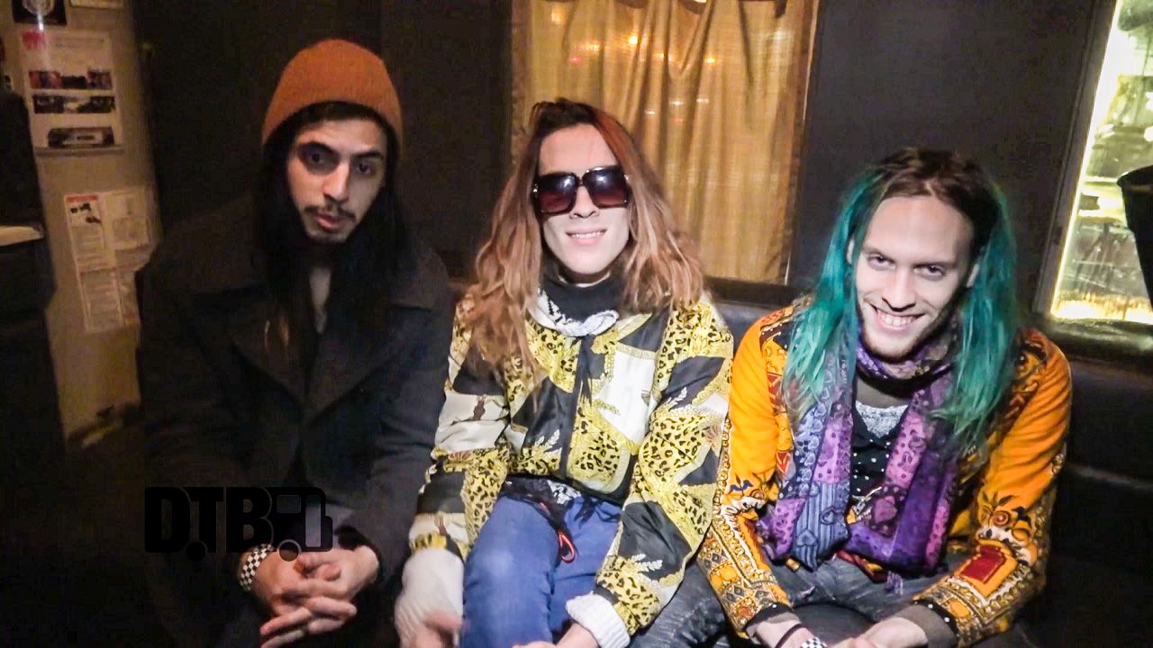 The Fame Riot – CRAZY TOUR STORIES Ep. 528 [VIDEO]