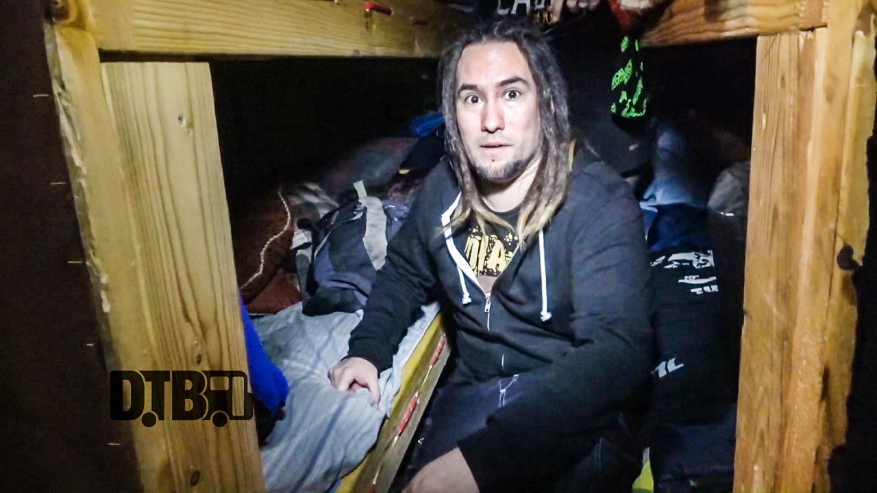 Dead Horse Trauma – BUS INVADERS Ep. 1200 [VIDEO]