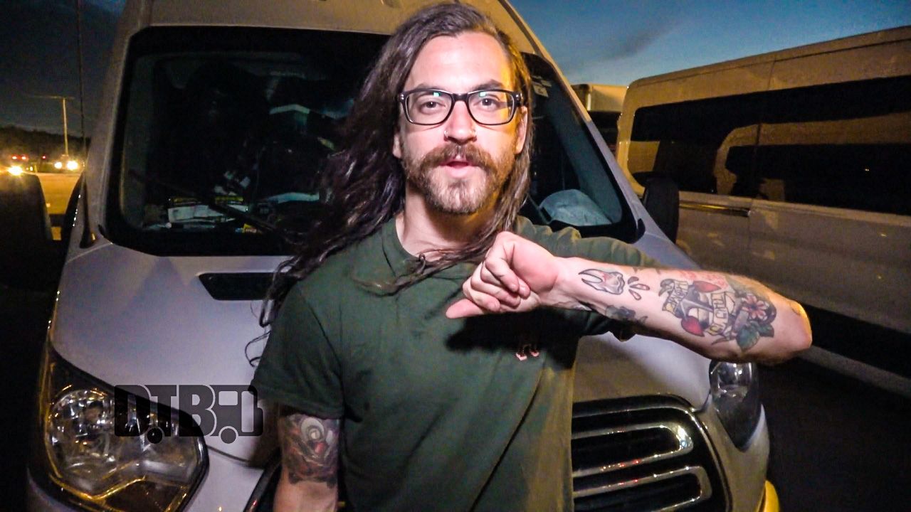 Silent Planet – BUS INVADERS Ep. 1221 [VIDEO]