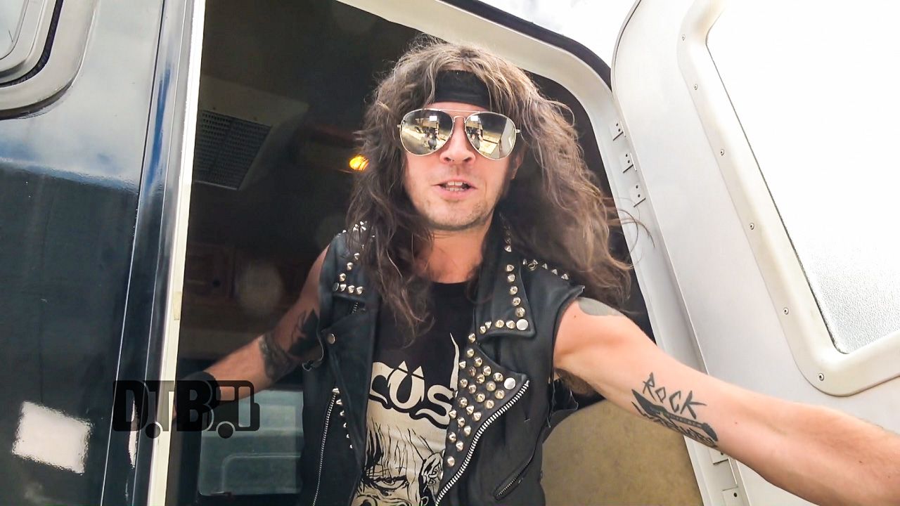 Municipal Waste – BUS INVADERS Ep. 1225