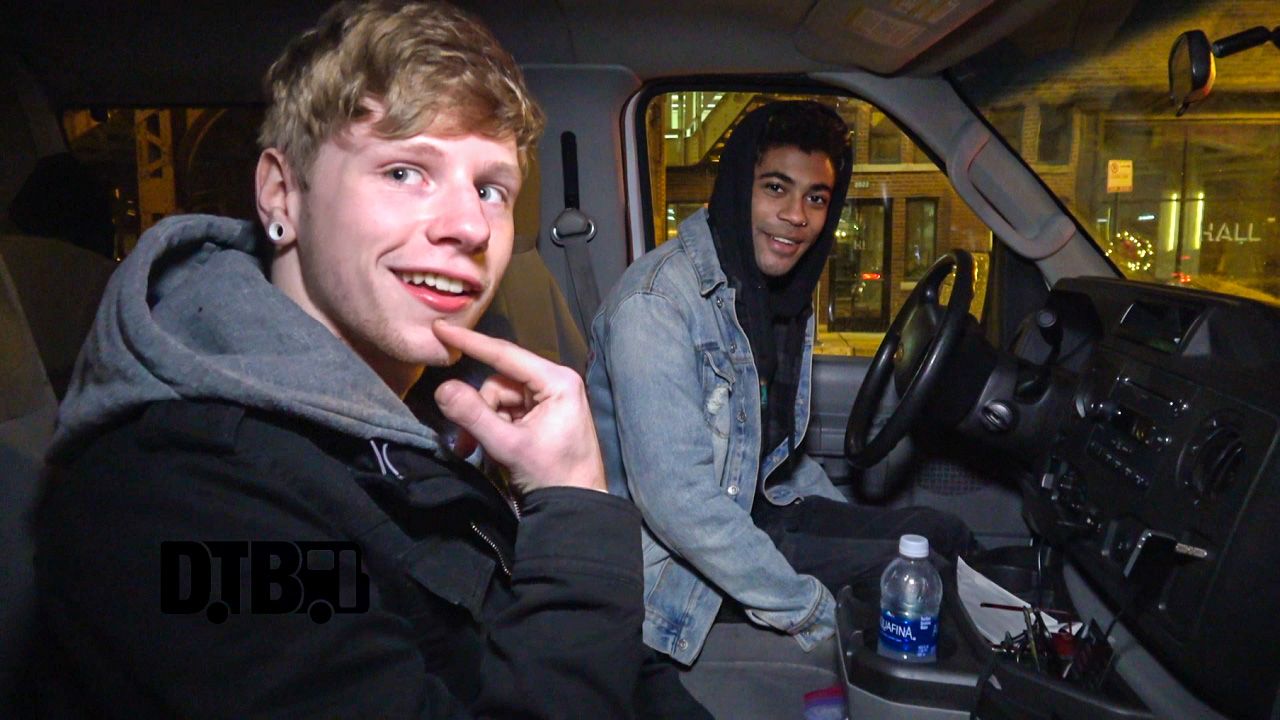 MAKEOUT – BUS INVADERS Ep. 1279 [VIDEO]