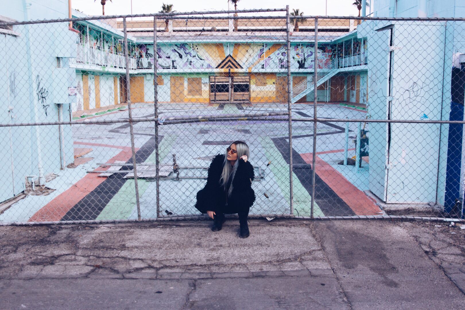 Amy Guess – CRAZY TOUR STORIES