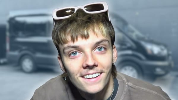 Worry Club - BUS INVADERS Ep. 1875 [VIDEO]